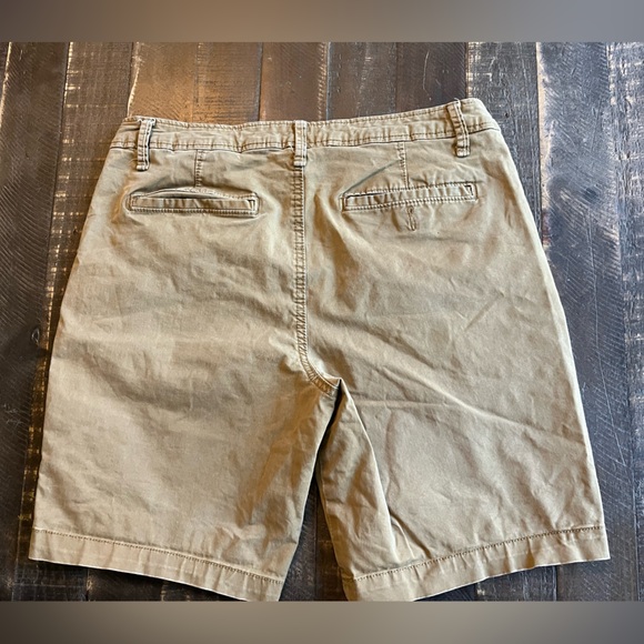 Aeropostale Men's Tan Flat Front Chino Shorts - Picture 7 of 7